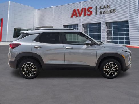 Used 2025 Chevrolet TrailBlazer LT AWD/4WD image 5