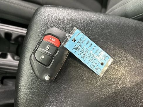Used 2021 Jeep Gladiator Sport AWD/4WD image 12