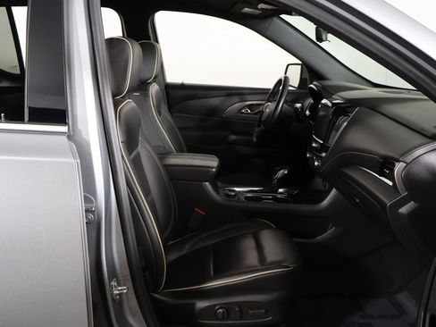 Used 2023 Chevrolet Traverse Premier AWD/4WD image 33