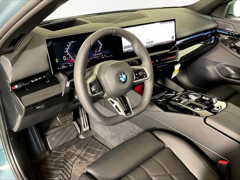 New 2026 BMW 530i xDrive w/ M Sport Package image 10