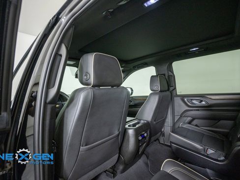 Used 2023 Chevrolet Suburban Premier AWD/4WD image 25