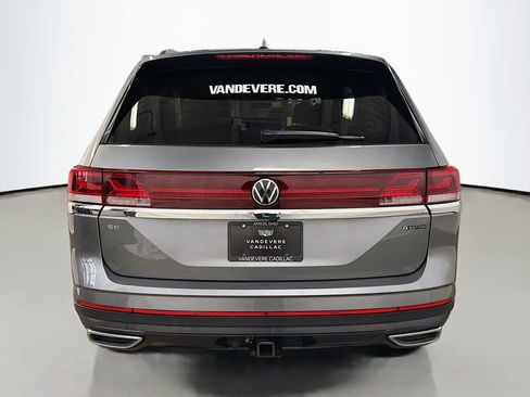Used 2025 Volkswagen Atlas SE image 6