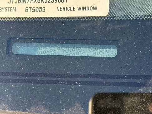 Used 2019 Lexus GX 460 Premium w/ Premium Package image 3