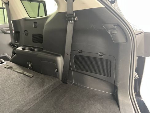 Used 2025 Toyota Highlander XLE FWD image 46
