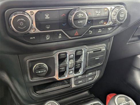 Used 2020 Jeep Gladiator Overland image 19