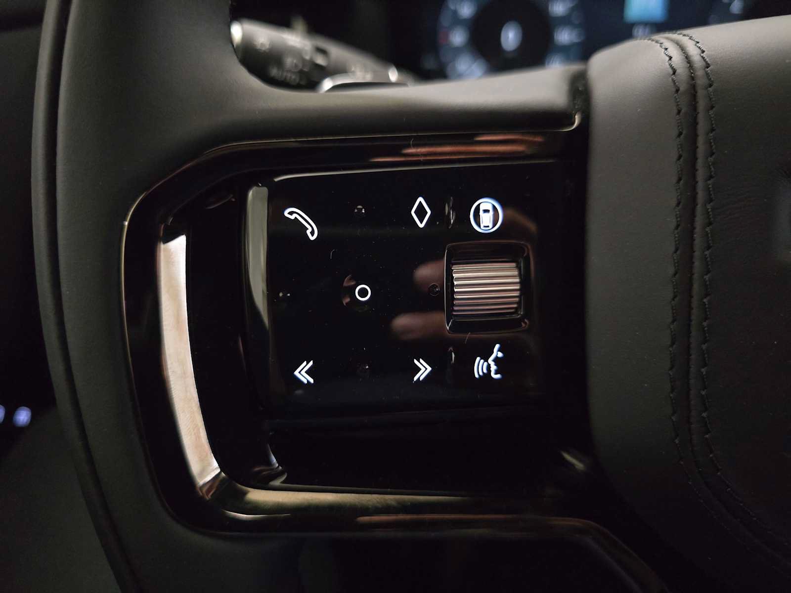 New 2026 Land Rover Range Rover Velar S AWD/4WD image 30