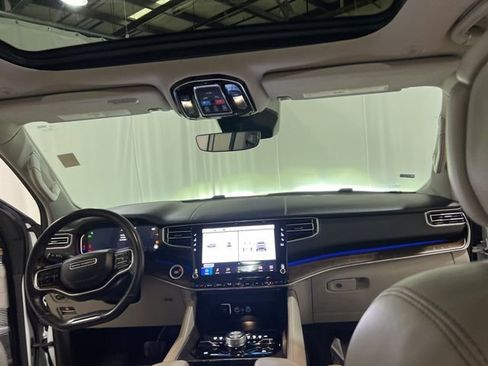 Used 2022 Jeep Grand Wagoneer Series I w/ Flexible Seating Group image 32