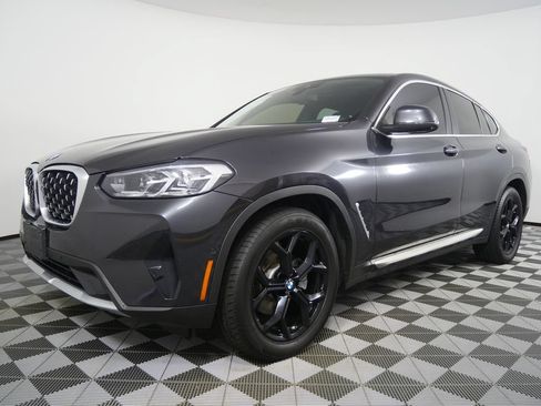 Used 2022 BMW X4 xDrive30i w/ Parking Assistance Package AWD/4WD image 7
