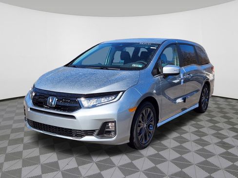 New 2026 Honda Odyssey Touring image 2
