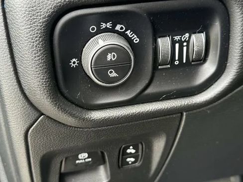 Used 2025 RAM 1500 Laramie AWD/4WD image 33