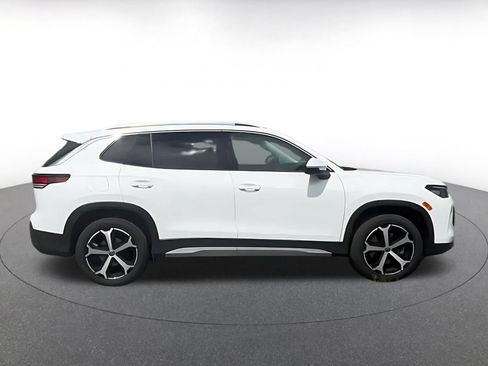 Used 2026 Volkswagen Tiguan SE AWD/4WD image 16