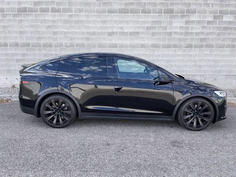 Used 2022 Tesla Model X Plaid image 7