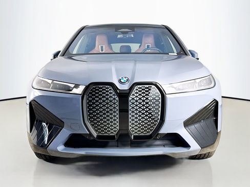 Used 2023 BMW iX xDrive50 w/ Sport Package image 2