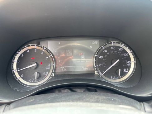 Used 2022 Toyota Highlander XLE FWD image 27