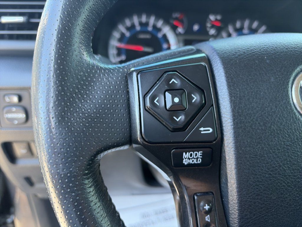 Used 2018 Toyota 4Runner TRD Off-Road Premium AWD/4WD image 21