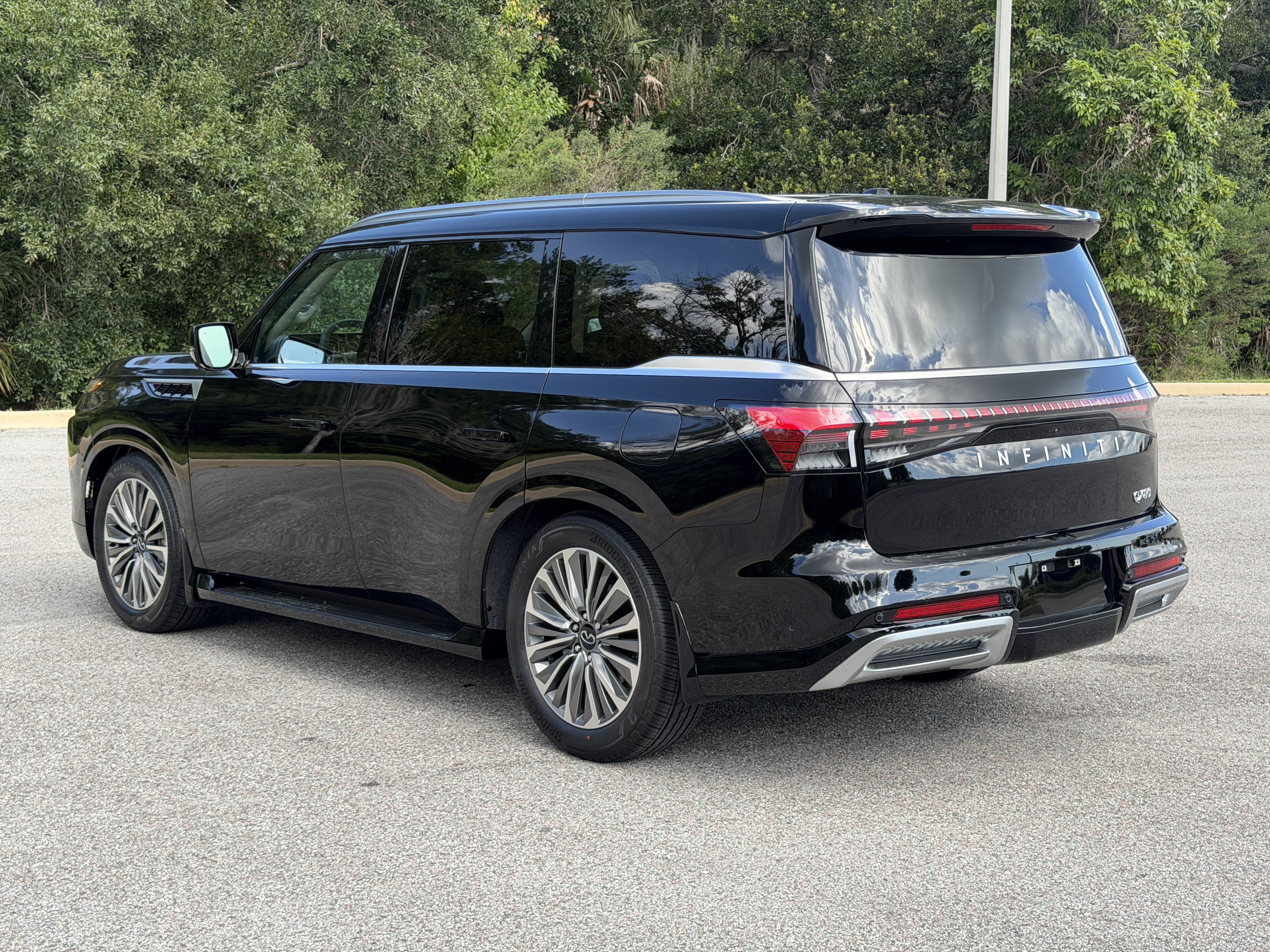 New 2027 INFINITI QX80 Luxe w/ Cargo Package RWD image 5