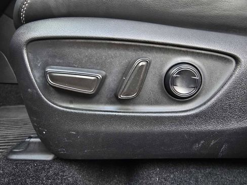 Used 2023 Toyota RAV4 XLE Premium image 27