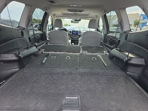Used 2017 Honda Pilot Touring image 31