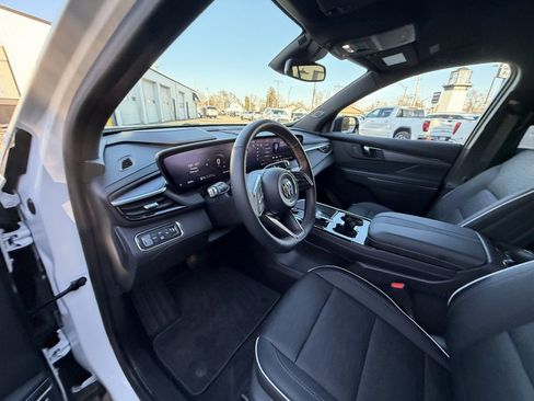 Used 2025 Buick Enclave Sport Touring image 11