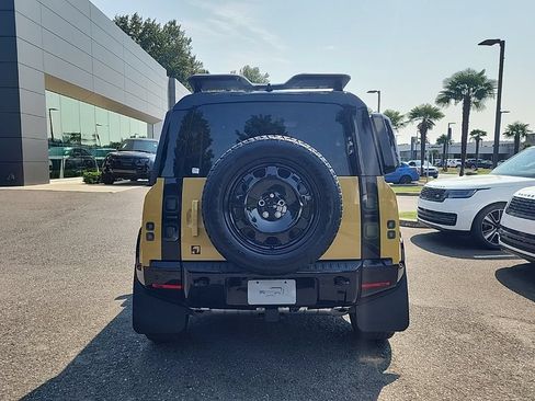 New 2026 Land Rover Defender 110 AWD/4WD image 4
