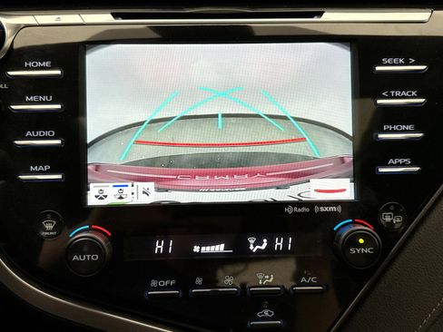 Used 2019 Toyota Camry XLE FWD image 16