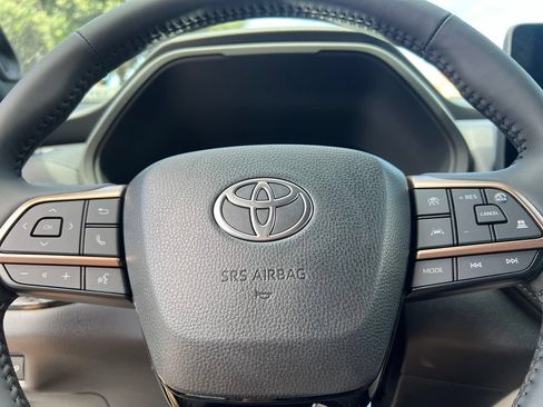 Used 2026 Toyota Grand Highlander AWD Hybrid image 34
