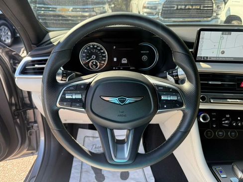 Used 2025 Genesis G70 2.5T image 5