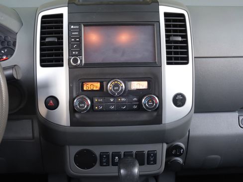 Used 2020 Nissan Frontier SV RWD image 8