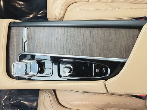 Used 2023 Volvo S90 B6 Ultimate image 23