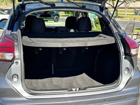 Used 2021 Nissan Kicks SV image 25