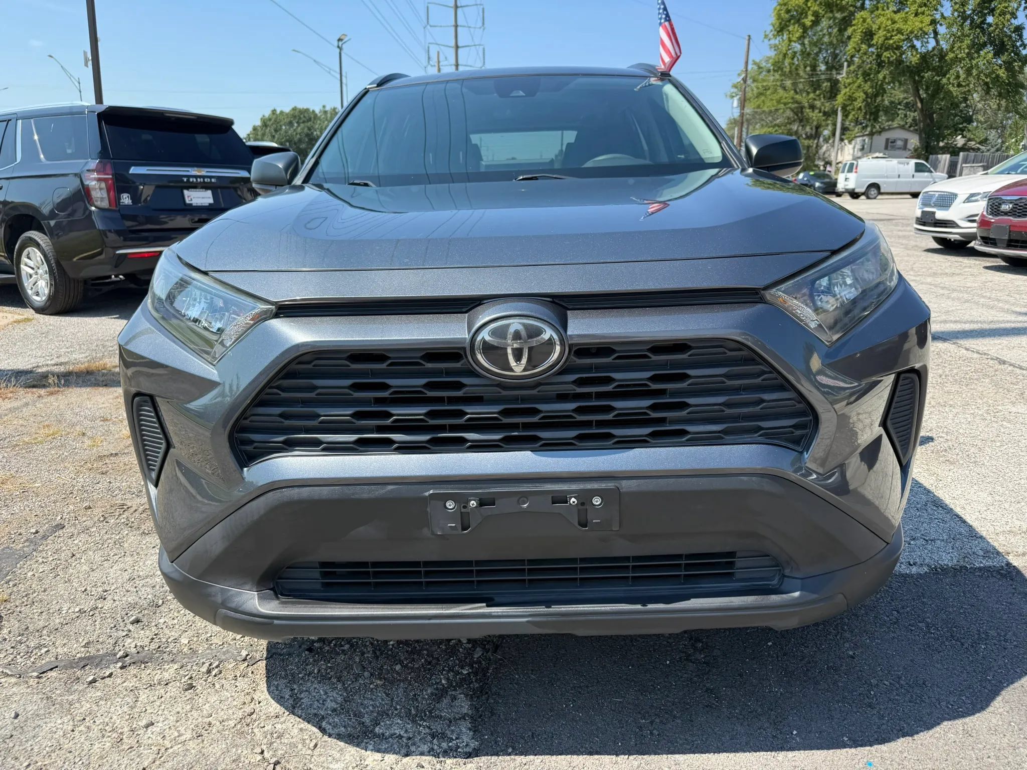 Used 2020 Toyota RAV4 LE FWD image 9