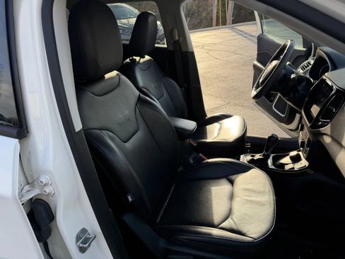 Used 2019 Jeep Compass Limited image 13