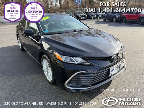 Used 2022 Toyota Camry LE image 3