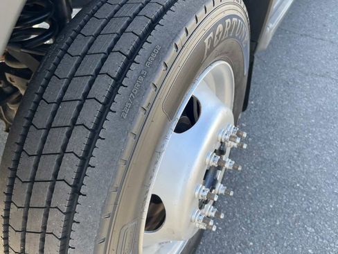 Used 2014 Ford F550 2WD Crew Cab Super Duty image 9