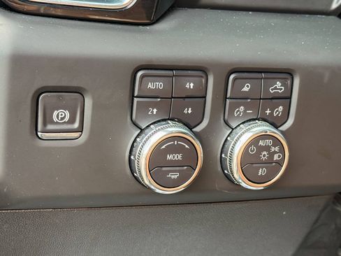 Used 2025 GMC Sierra 3500 Denali Ultimate AWD/4WD image 41