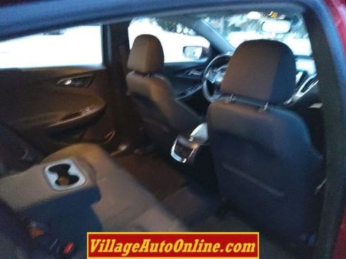 Used 2017 Chevrolet Malibu LT image 34