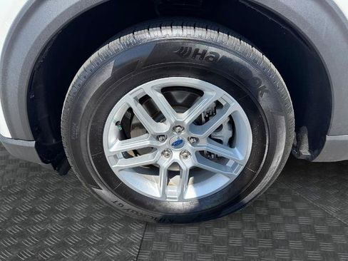 Certified 2025 Ford Explorer Active w/ Active Comfort Package RWD image 14