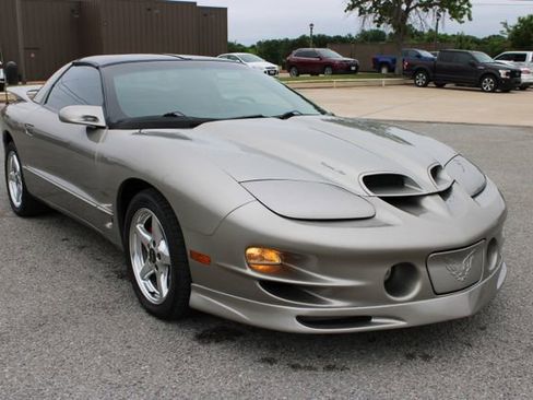Used 2001 Pontiac Firebird Formula w/ Protection Group RWD image 3