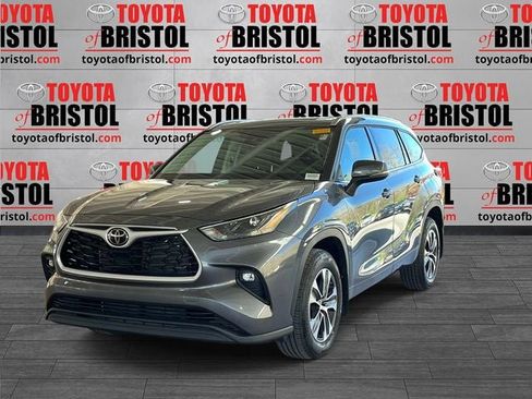 Used 2022 Toyota Highlander XLE image 8