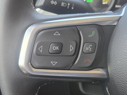 Used 2025 Jeep Wrangler Unlimited Sahara w/ Safety Group AWD/4WD image 27