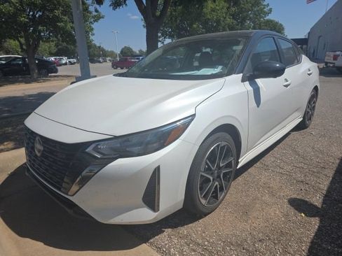 Used 2025 Nissan Sentra SR w/ SR Premium Package FWD image 3
