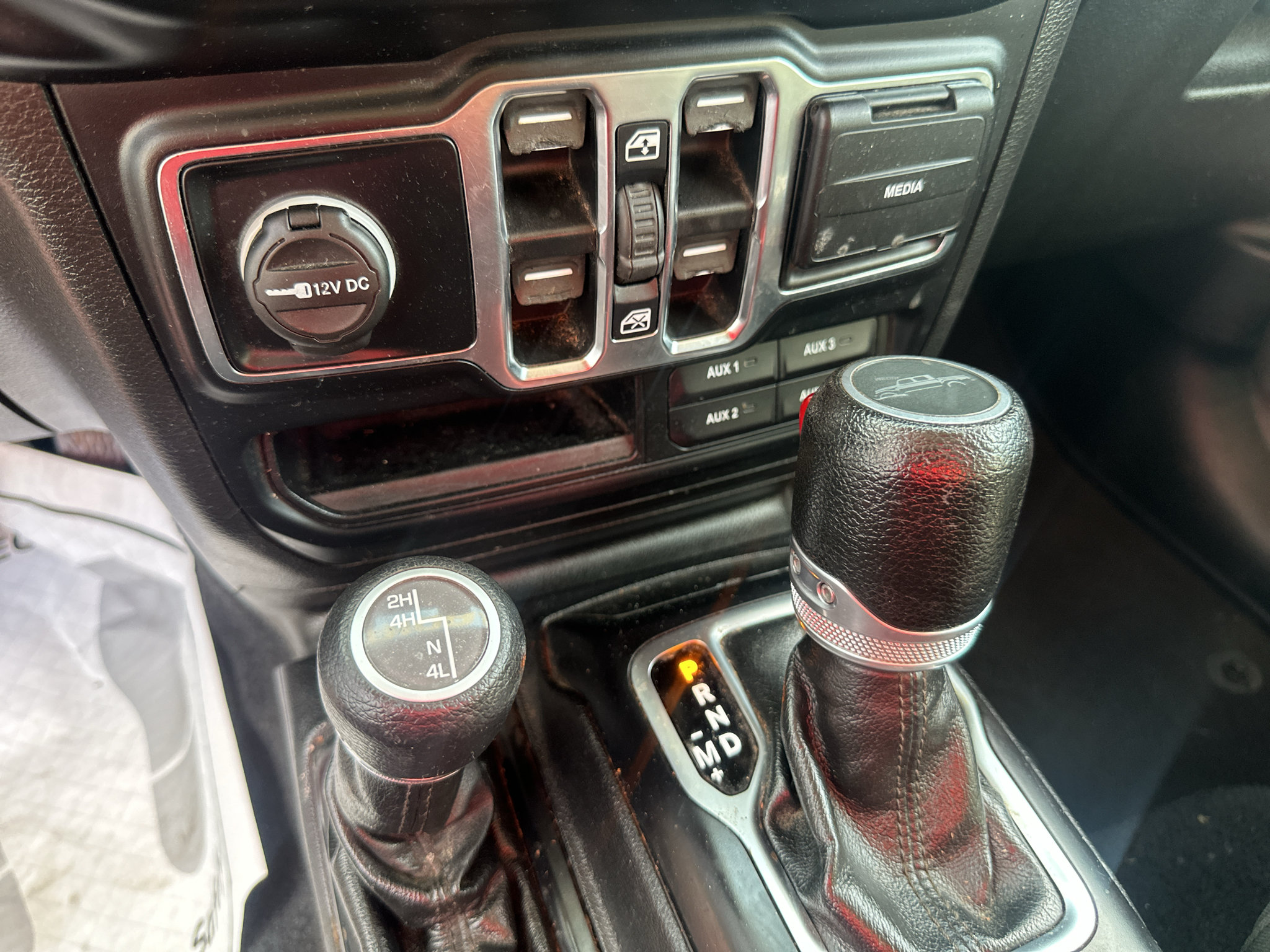 Used 2020 Jeep Gladiator Sport w/ Quick Order Package 24S AWD/4WD image 27