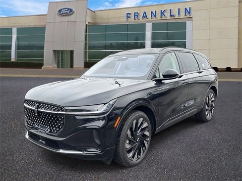 New 2026 Lincoln Nautilus Reserve image 3