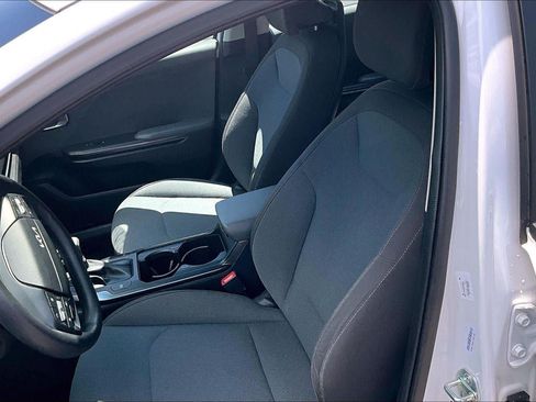 Used 2025 Kia K4 FWD image 23