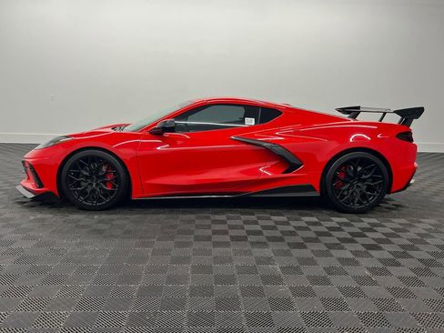 Used 2021 Chevrolet Corvette Stingray Premium Cpe w/ Z51 Performance Package image 2