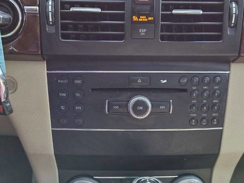 Used 2010 Mercedes-Benz GLK 350 4MATIC image 21