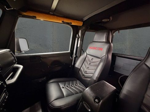 Used 2005 Jeep Wrangler Rubicon AWD/4WD image 12