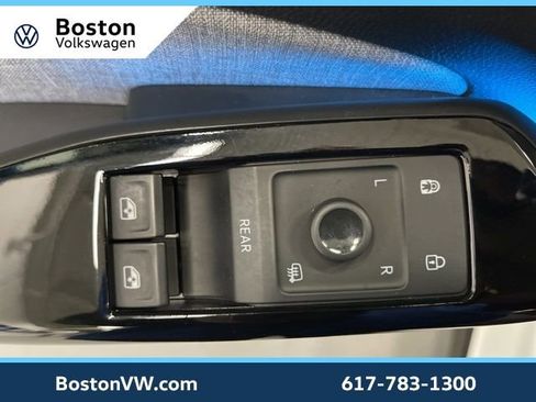 Used 2023 Volkswagen ID.4 Pro image 28