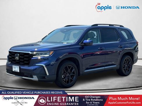 Used 2025 Honda Pilot Touring image 5