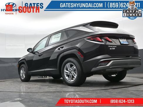 Used 2025 Hyundai Tucson SE AWD/4WD image 41